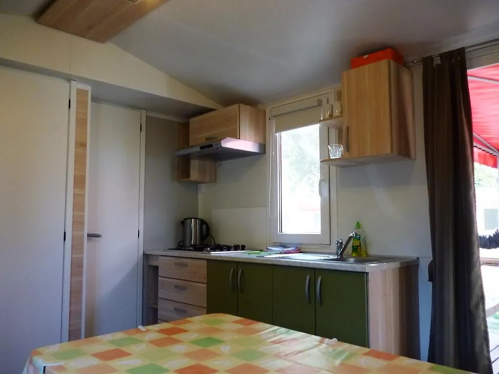 Parque de vacaciones Campsite Pisak - Mobile Homes By The Sea Seline